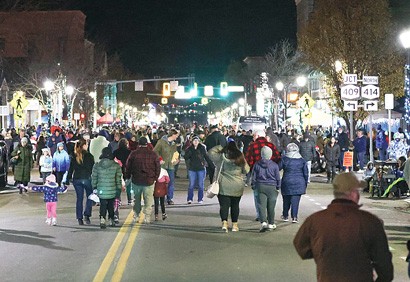 watkins glen village christmas